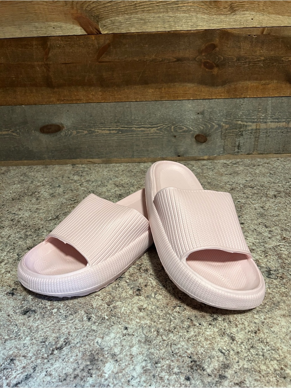 Women’s Slide Sandals — Soft Pink Comfort